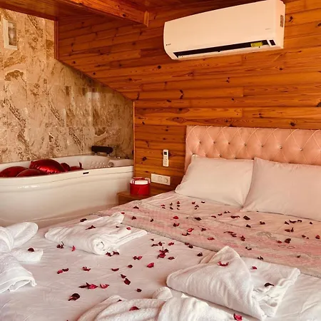 Secret Garden Hotel *